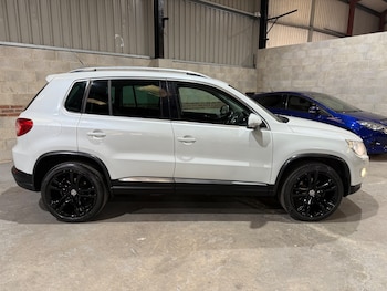 Used Volkswagen Tiguan 2010 for sale - 75598510: Photo