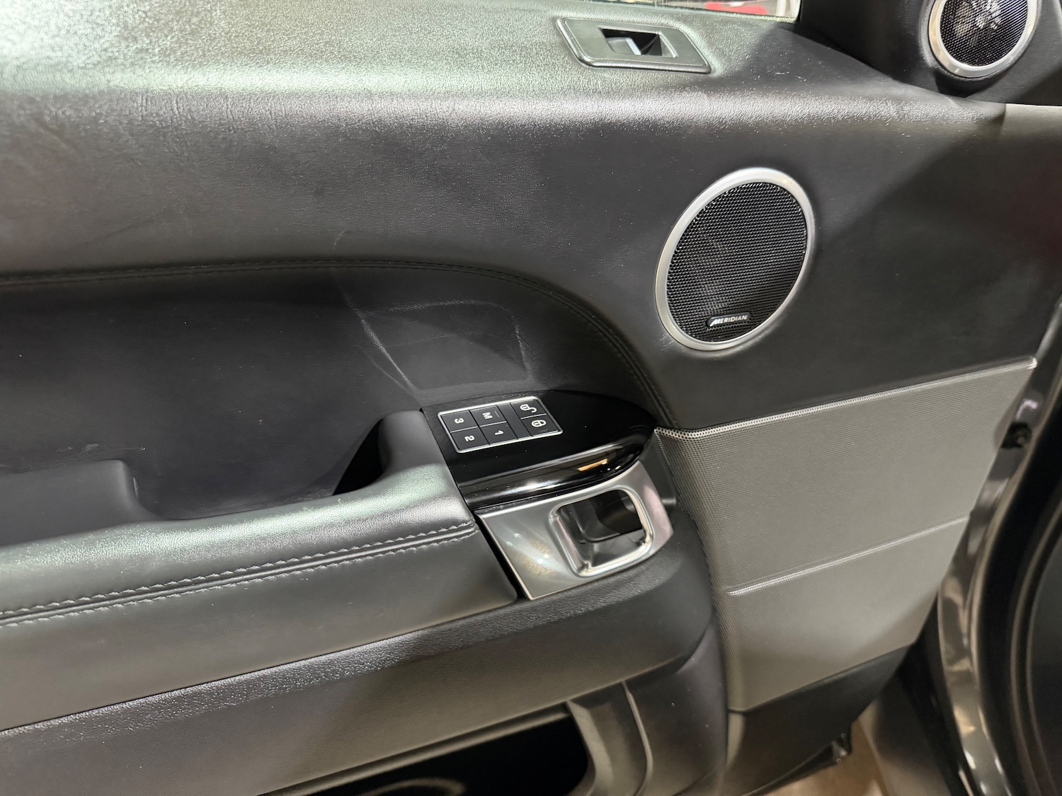 Used Land Rover Range Rover Sport 2017 for sale - 77935504: Photo 8