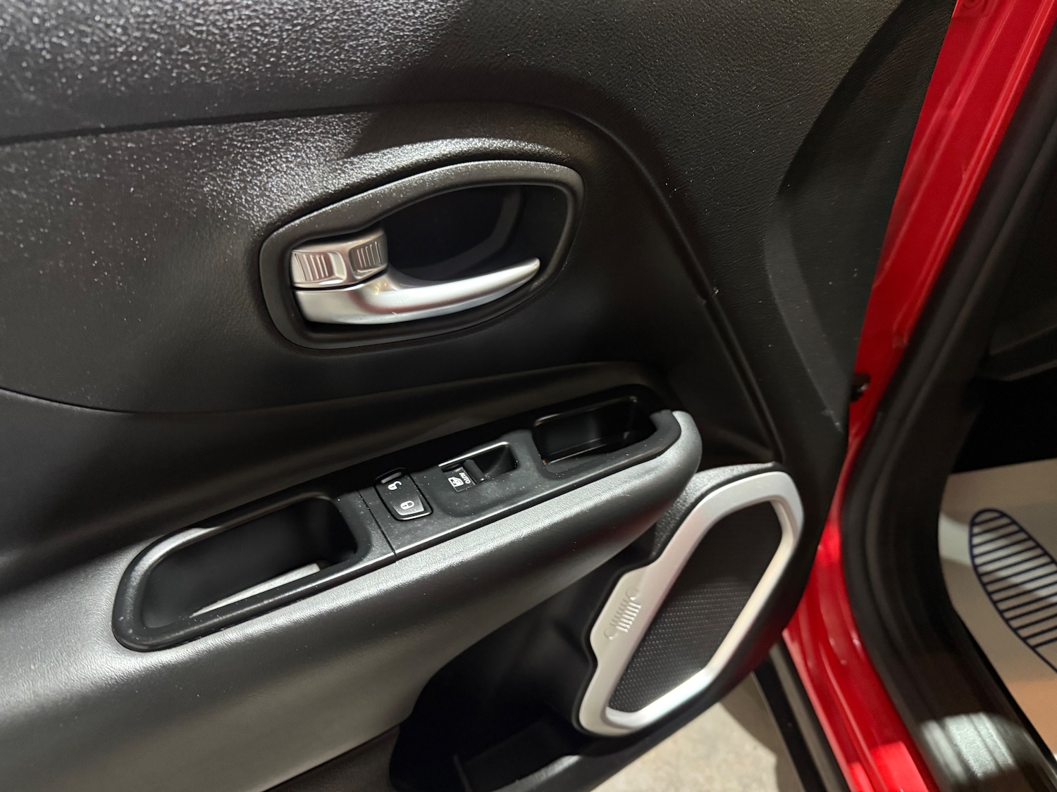 Used Jeep Renegade 2016 for sale - 76623771: Photo 8