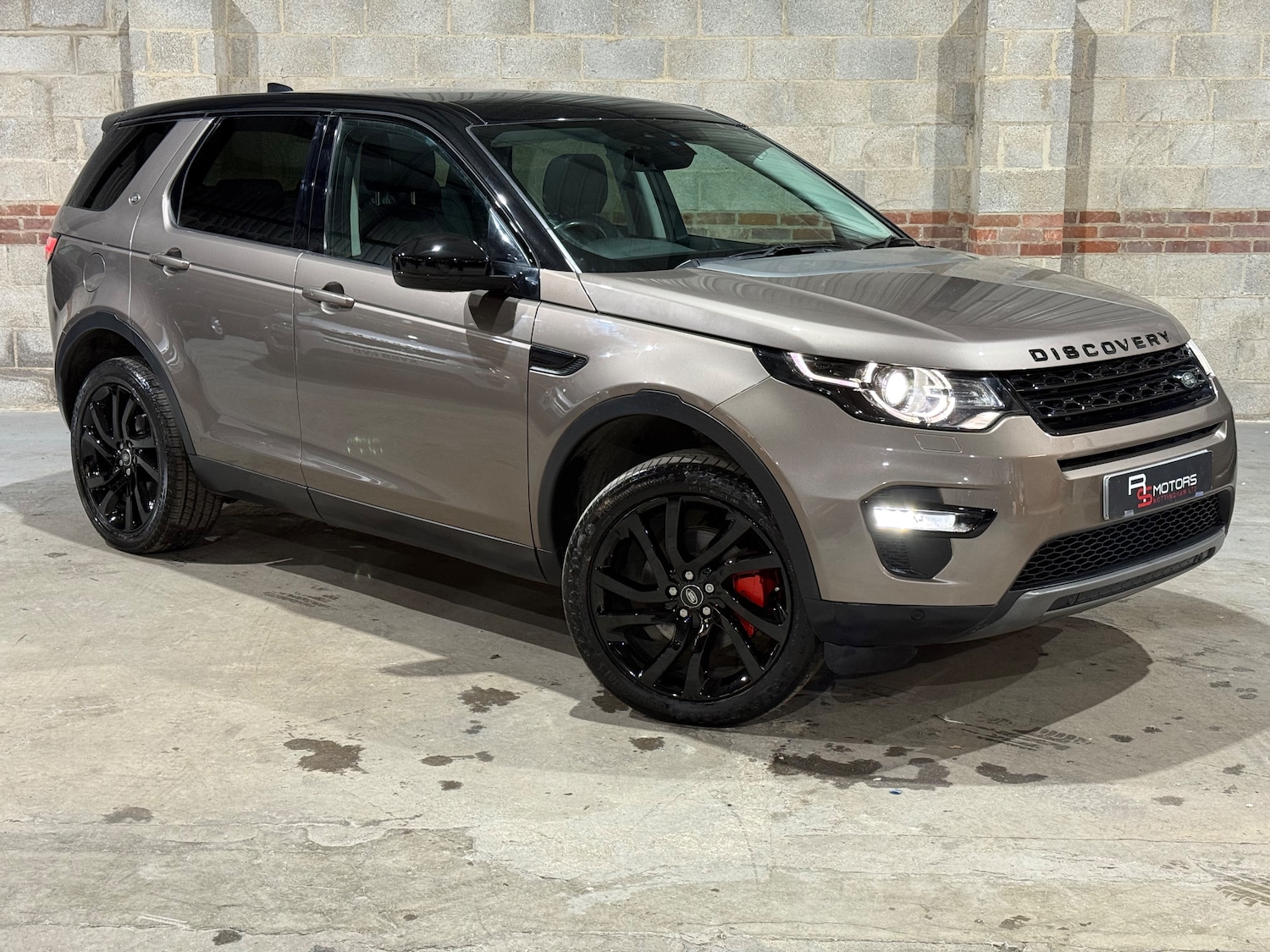 Used Land Rover Discovery Sport 2017 for sale - 76819706: Photo 1