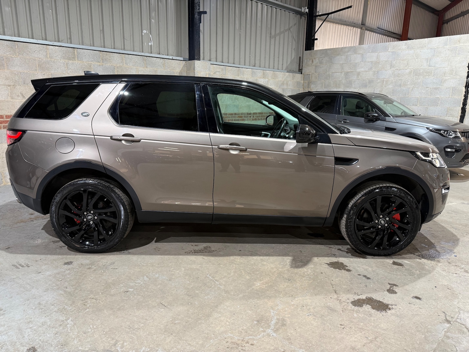 Used Land Rover Discovery Sport 2017 for sale - 76819706: Photo 2