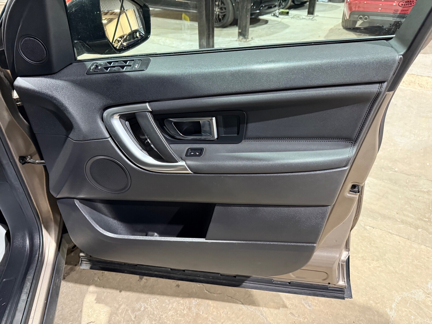 Used Land Rover Discovery Sport 2017 for sale - 76819706: Photo 26