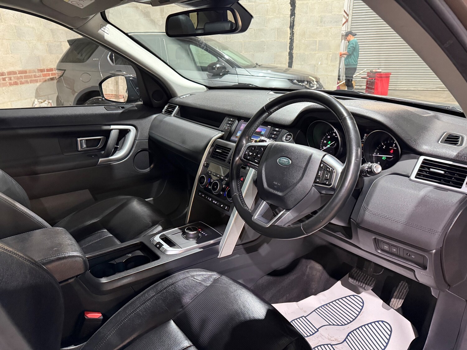 Used Land Rover Discovery Sport 2017 for sale - 76819706: Photo 30