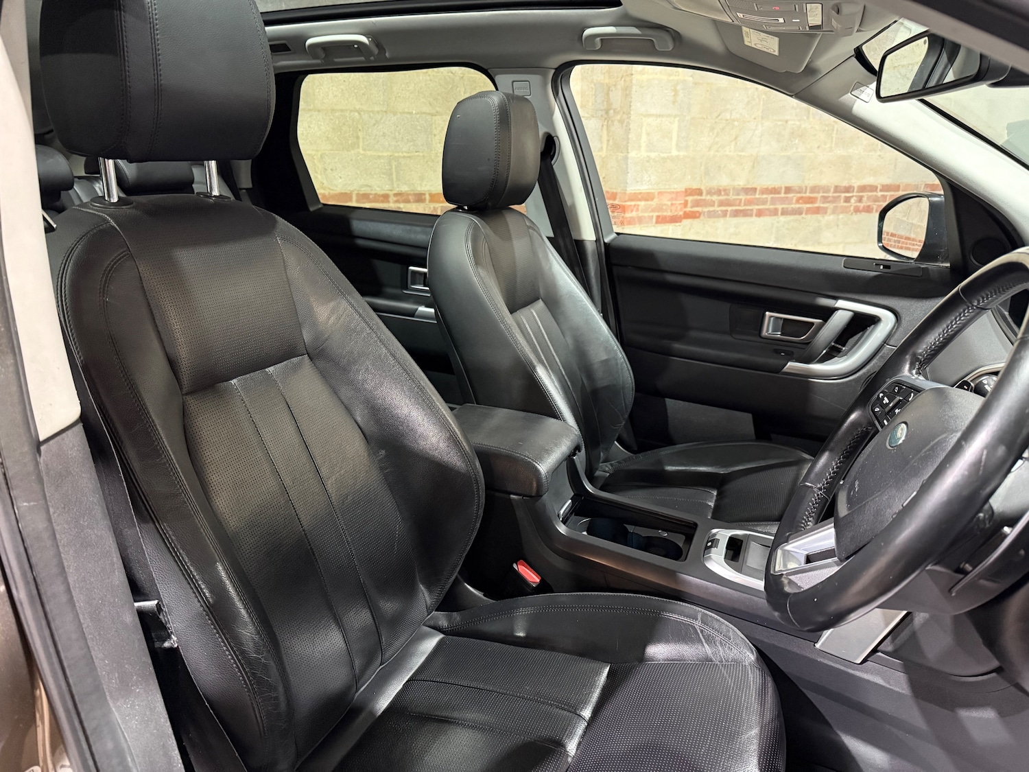 Used Land Rover Discovery Sport 2017 for sale - 76819706: Photo 31