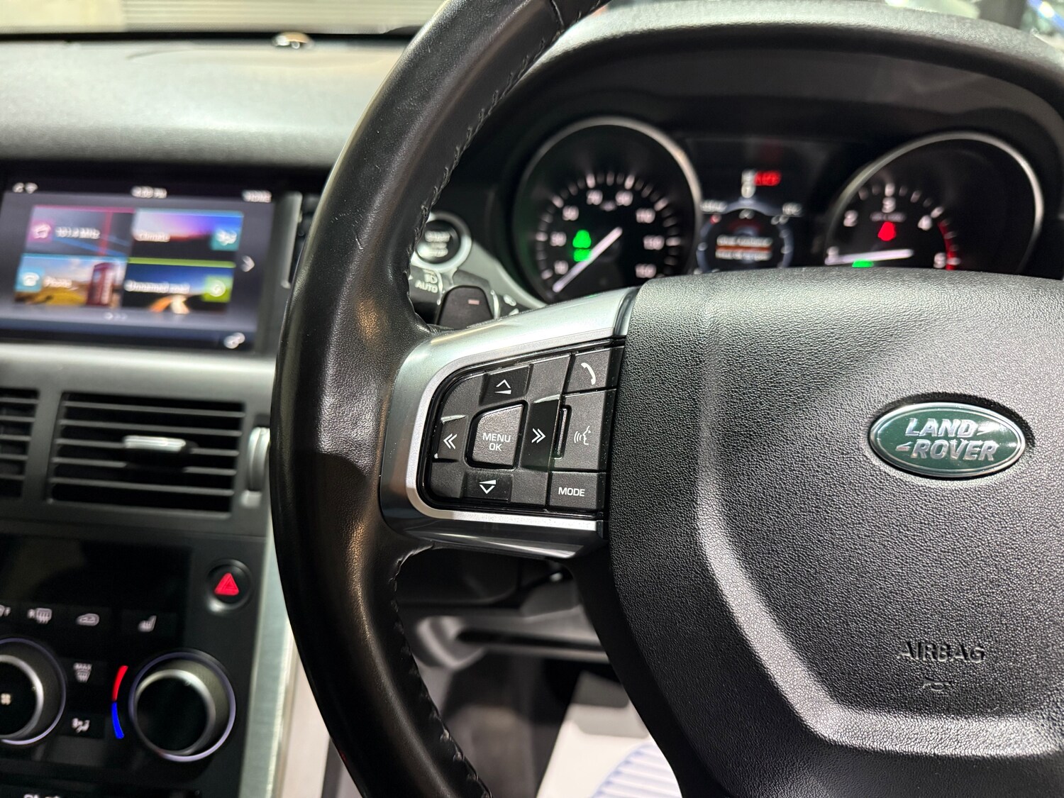 Used Land Rover Discovery Sport 2017 for sale - 76819706: Photo 33