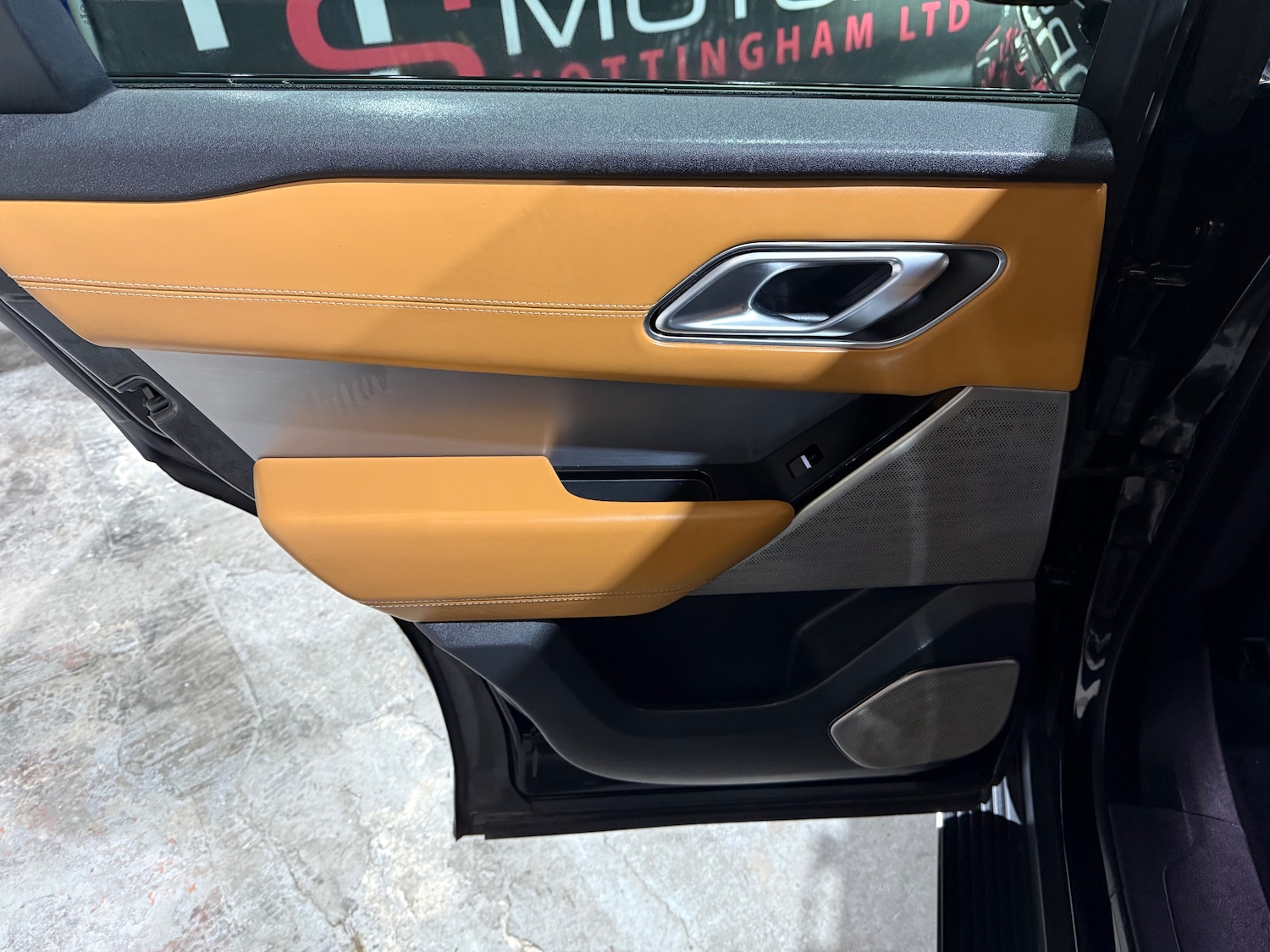 Used Land Rover Range Rover Velar 2018 for sale - 77779422: Photo 32