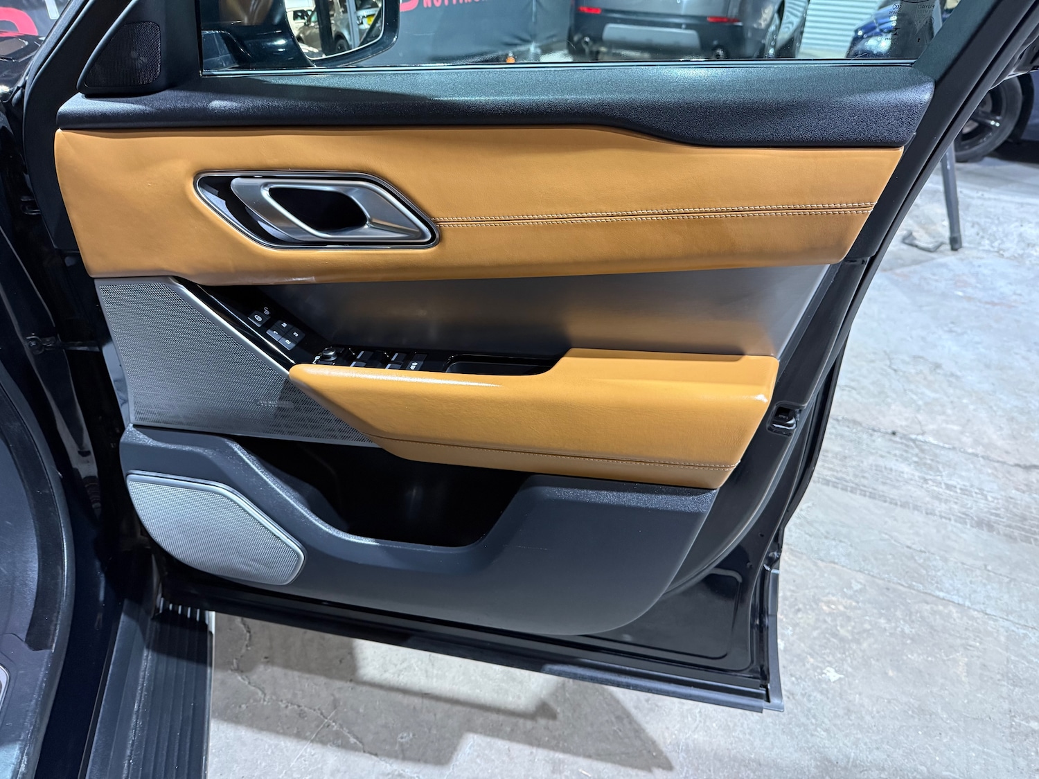 Used Land Rover Range Rover Velar 2018 for sale - 77779422: Photo 40