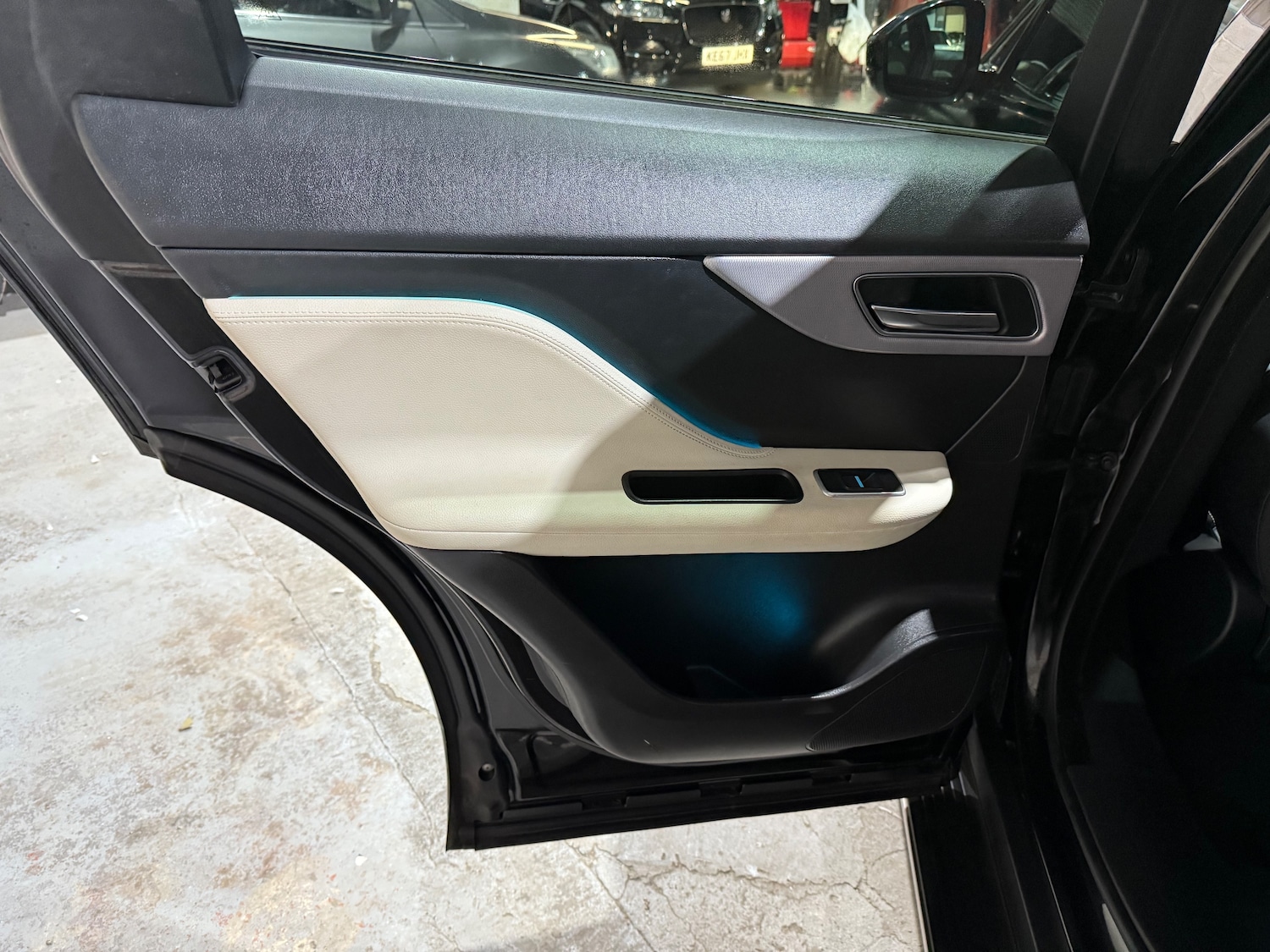 Used Jaguar F-Pace 2017 for sale - 76477471: Photo 13