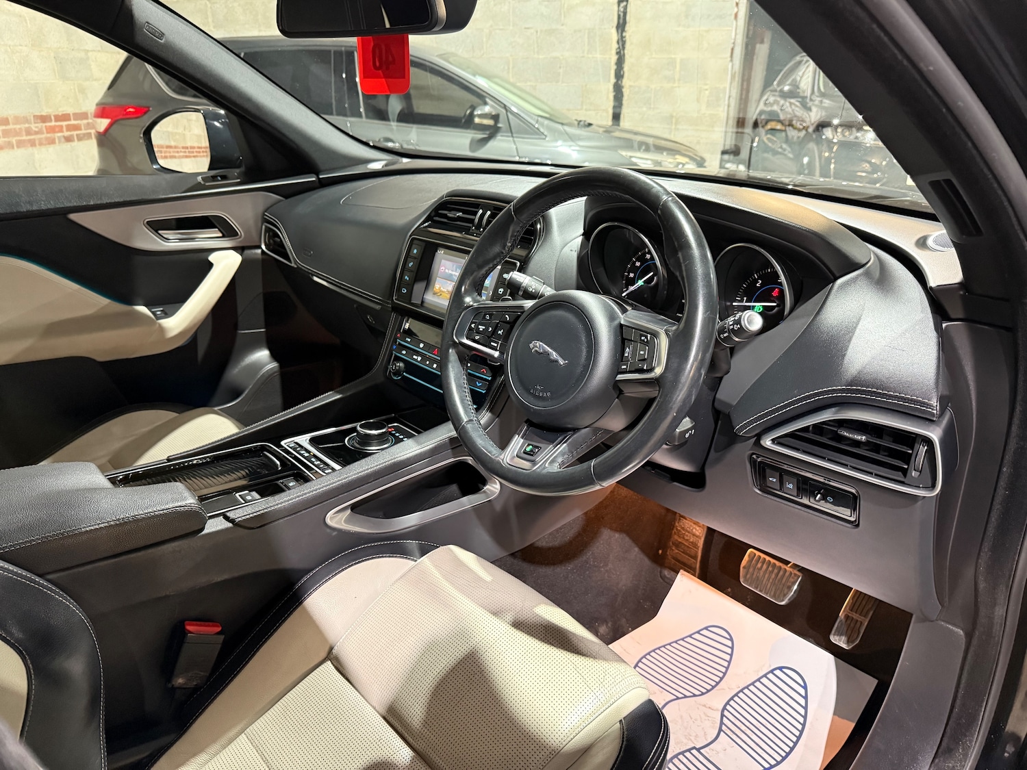 Used Jaguar F-Pace 2017 for sale - 76477471: Photo 24