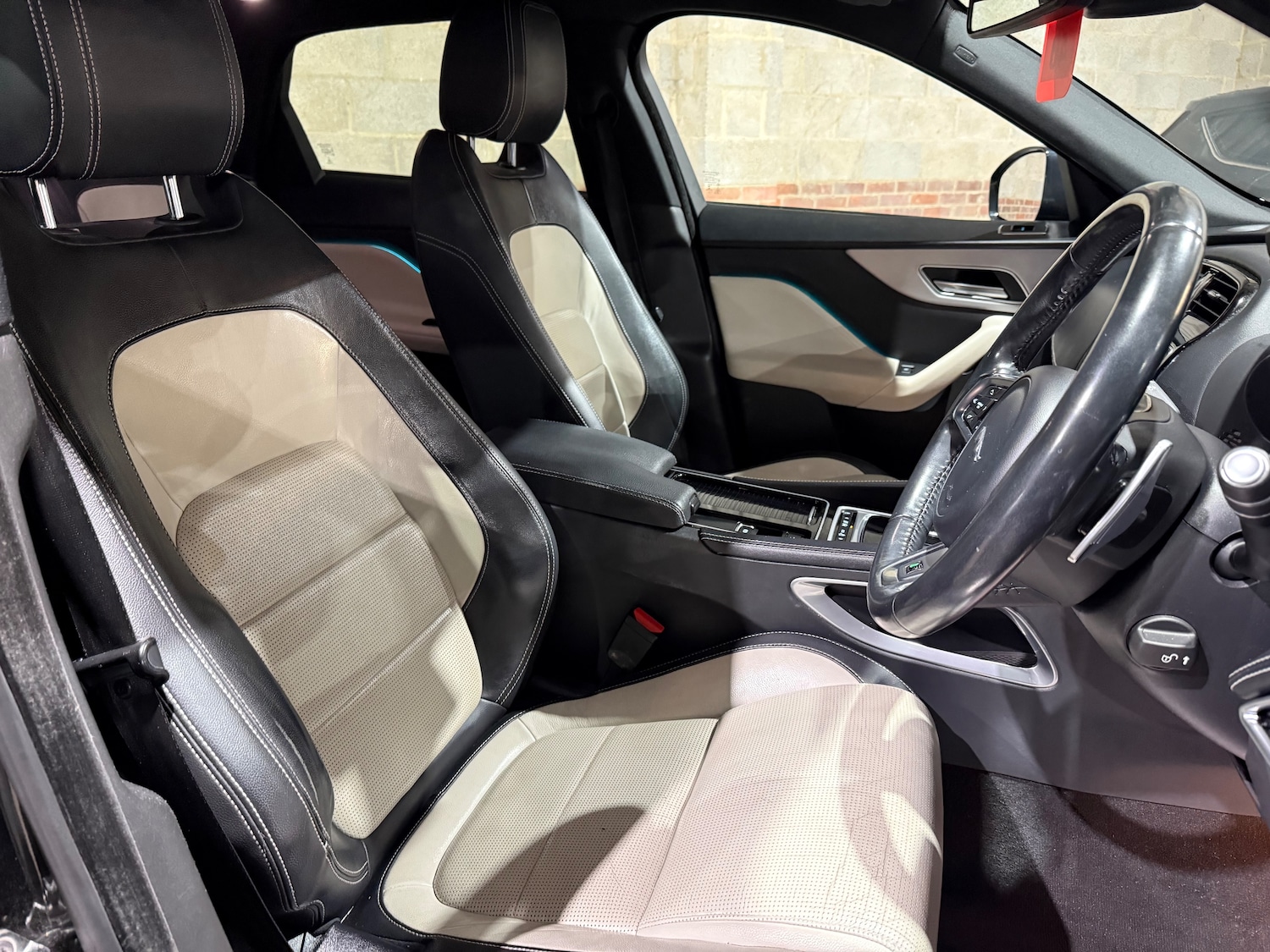 Used Jaguar F-Pace 2017 for sale - 76477471: Photo 25