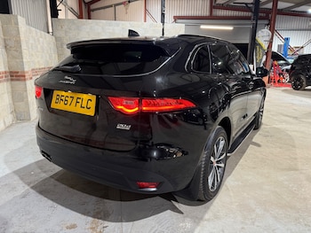 Used Jaguar F-Pace 2017 for sale - 76477471: Photo