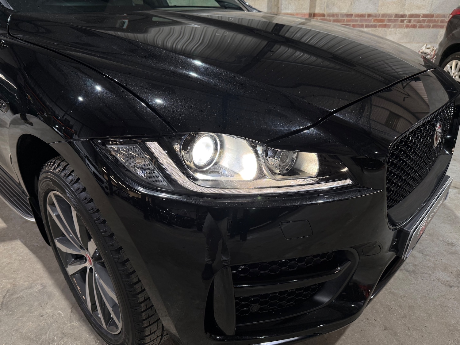 Used Jaguar F-Pace 2017 for sale - 76477471: Photo 50