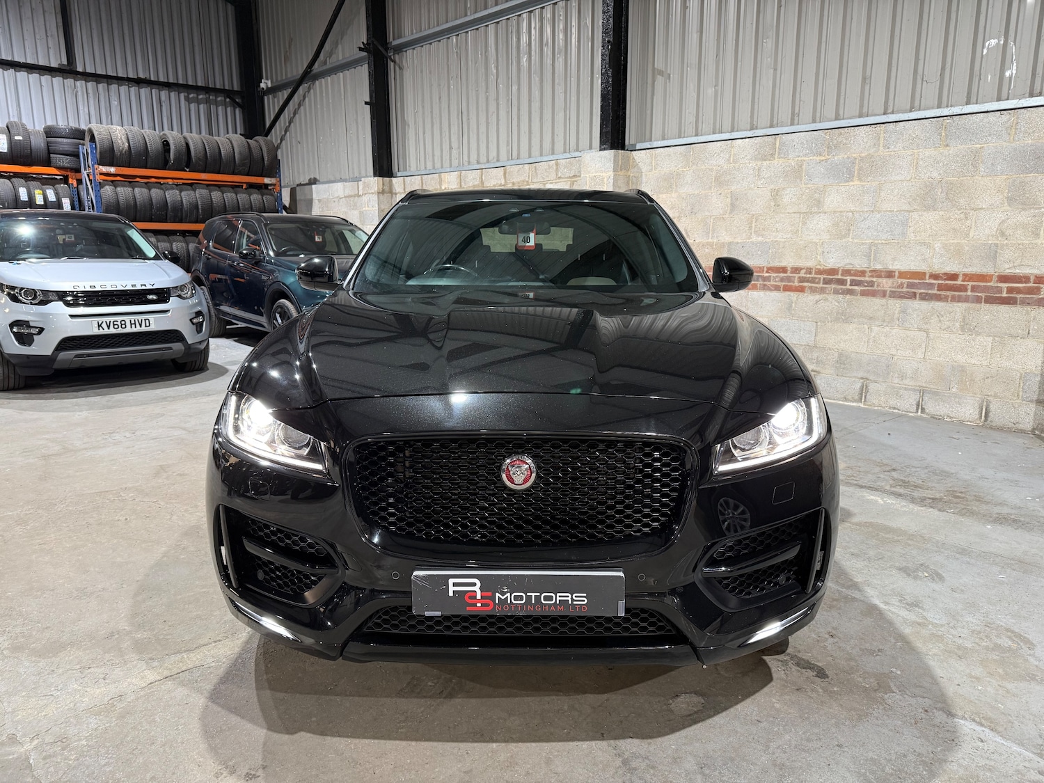 Used Jaguar F-Pace 2017 for sale - 76477471: Photo 6