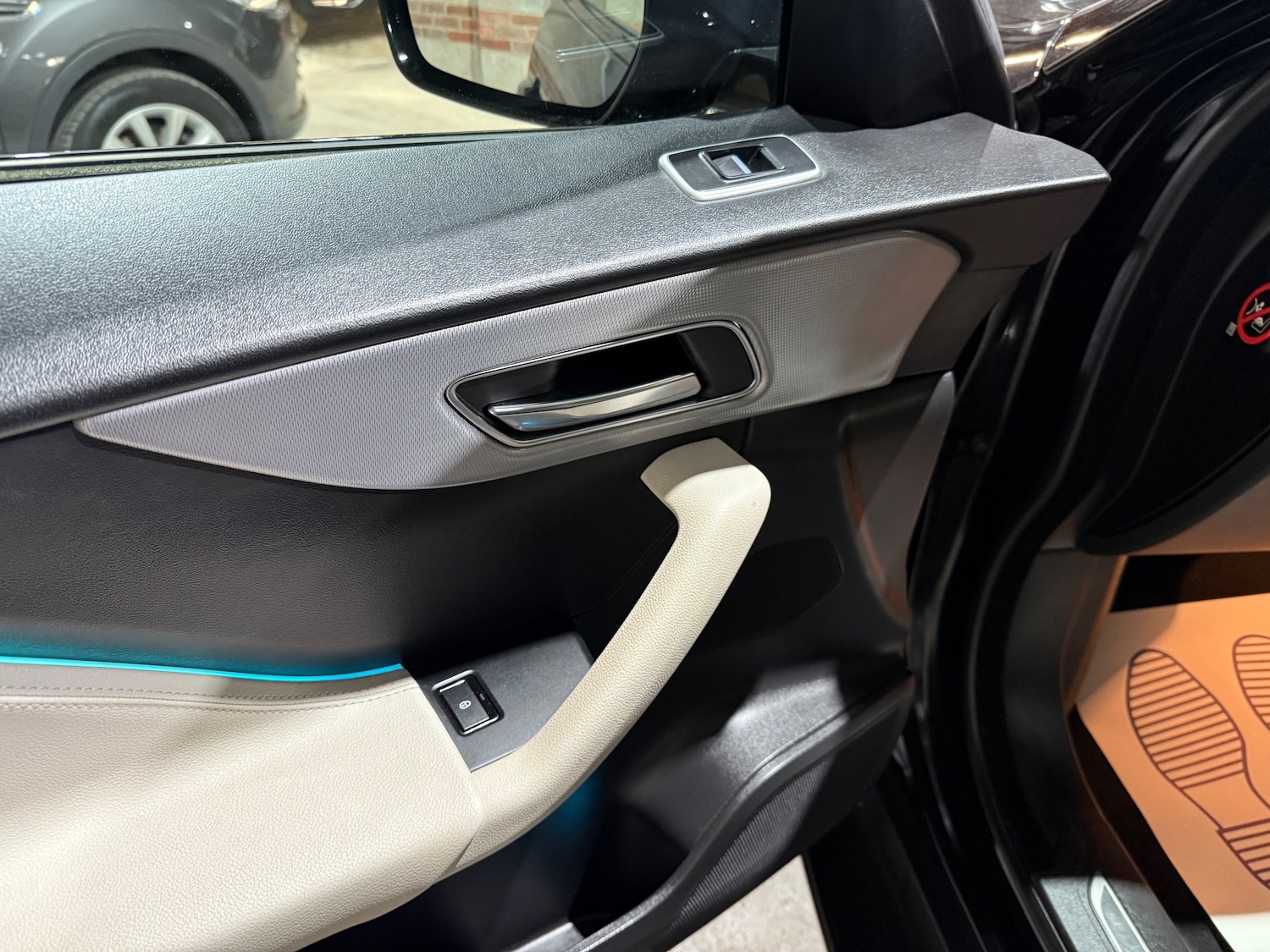 Used Jaguar F-Pace 2017 for sale - 76477471: Photo 8