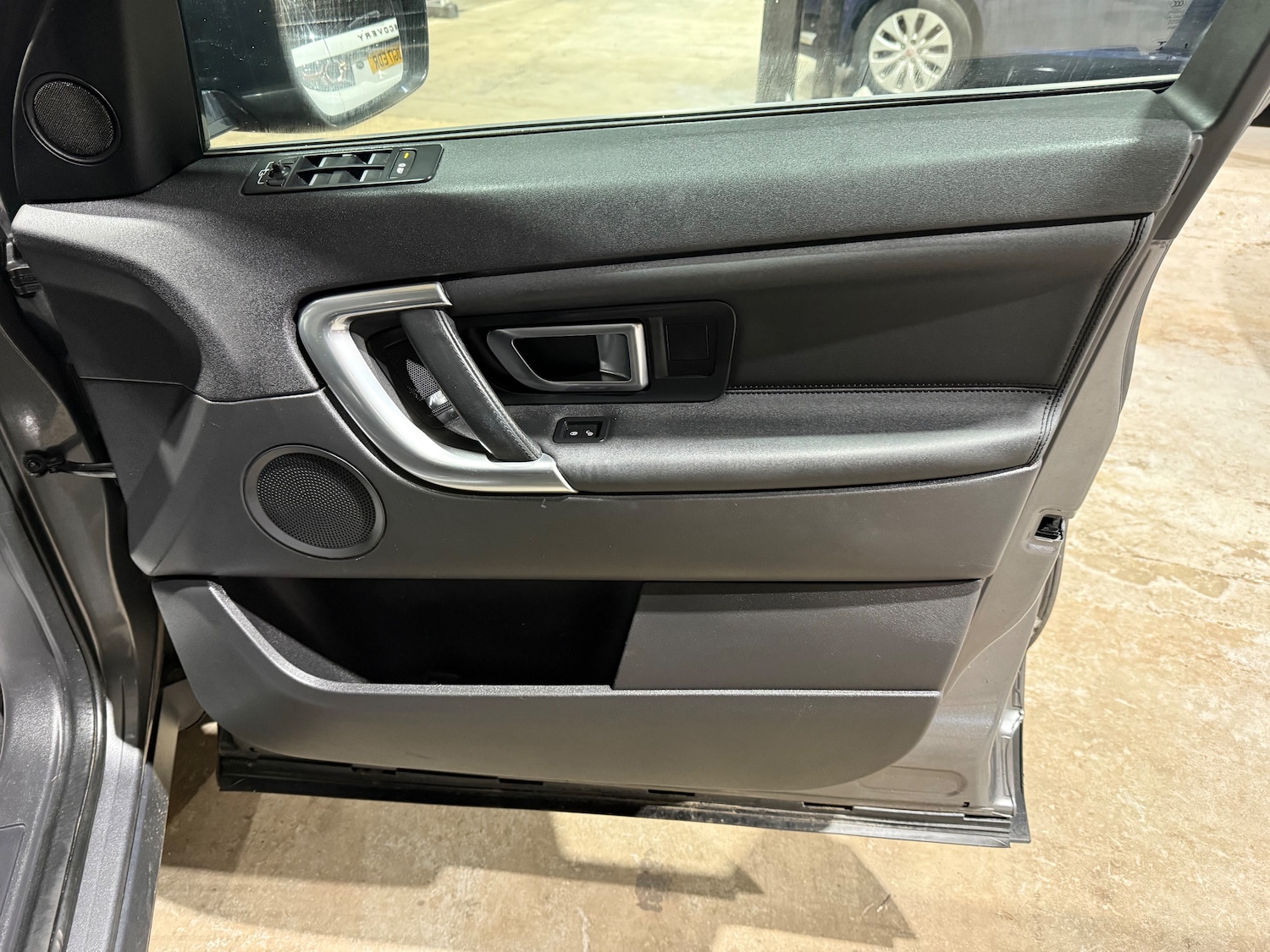 Used Land Rover Discovery Sport 2017 for sale - 77313004: Photo 25