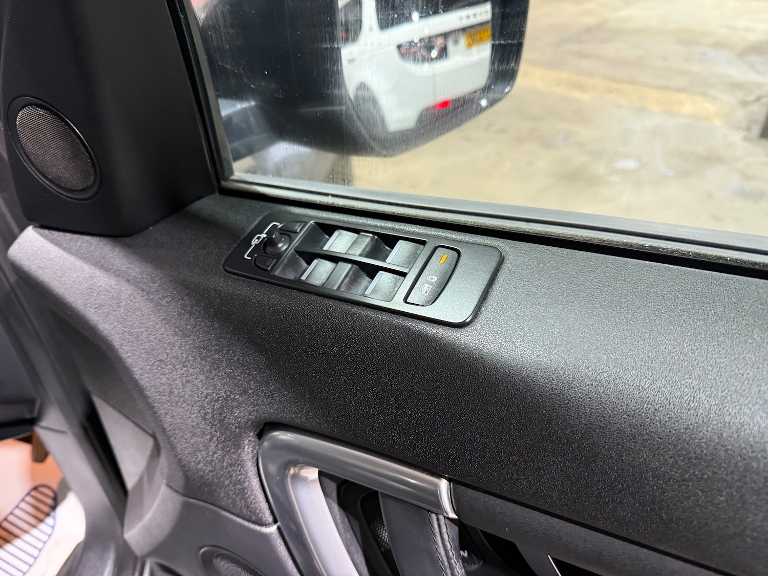 Used Land Rover Discovery Sport 2017 for sale - 77313004: Photo 26