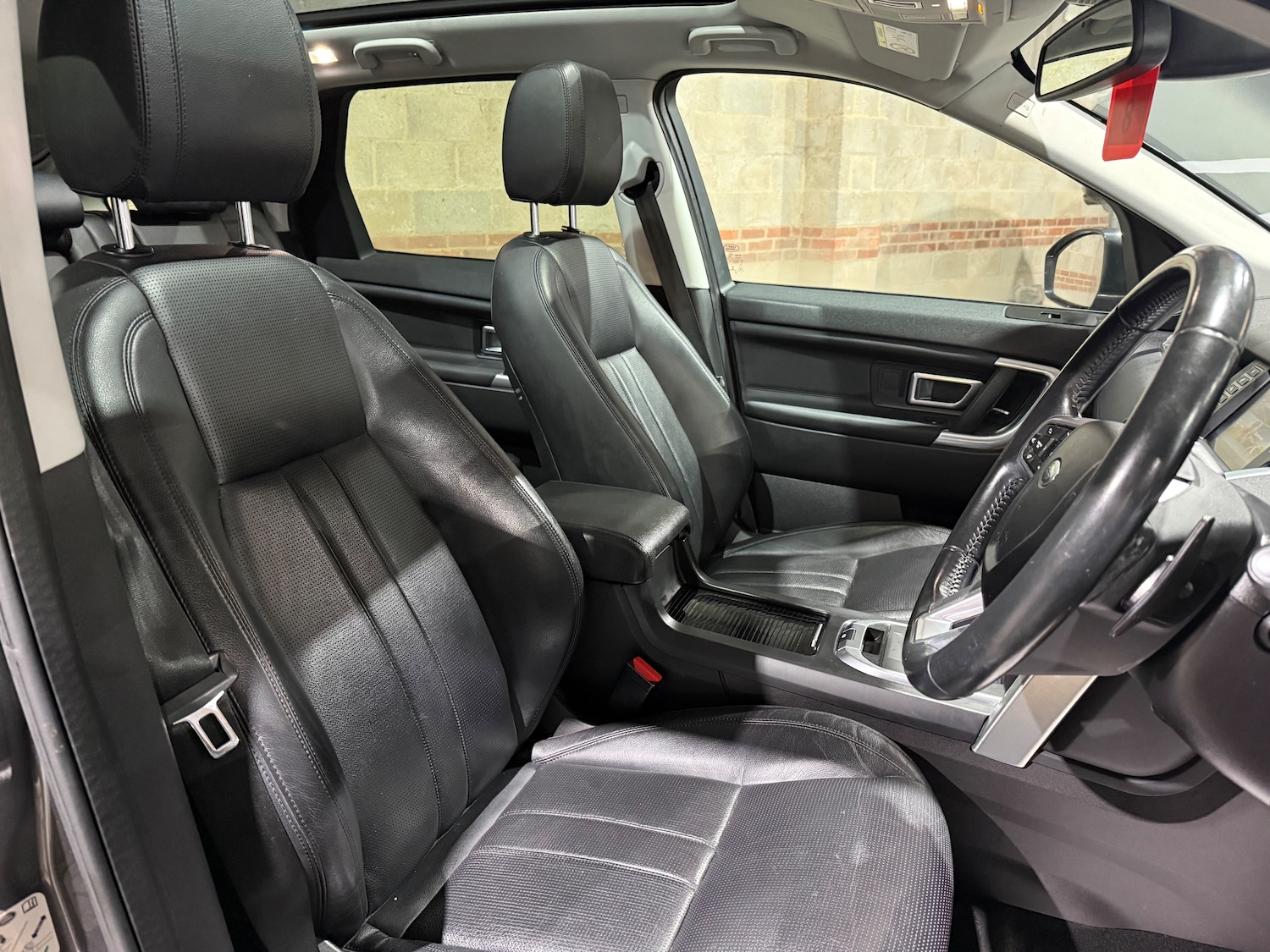 Used Land Rover Discovery Sport 2017 for sale - 77313004: Photo 29