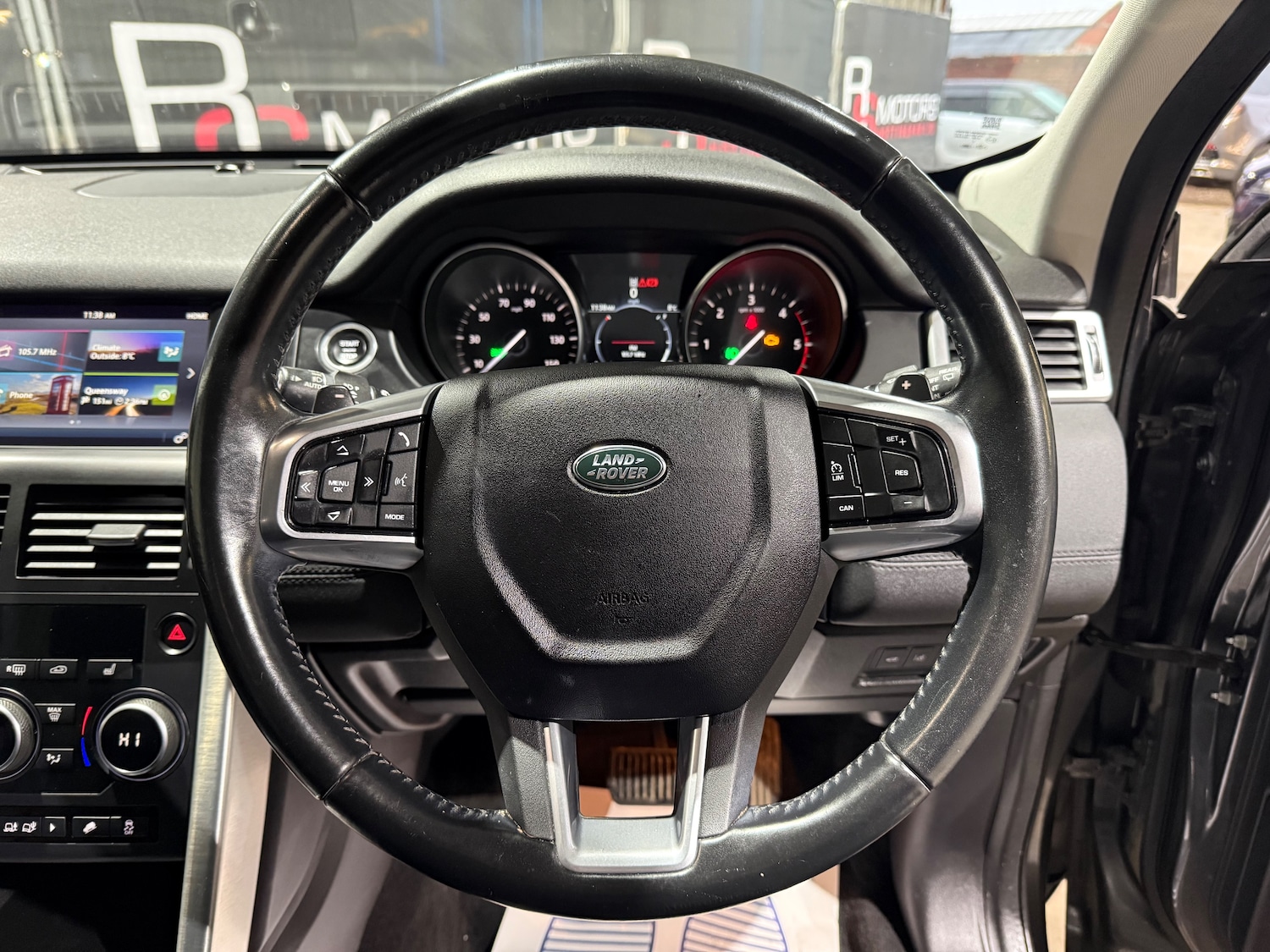 Used Land Rover Discovery Sport 2017 for sale - 77313004: Photo 32