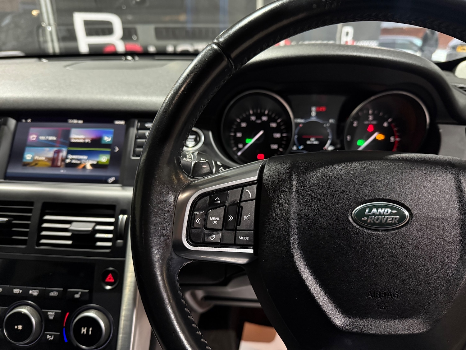 Used Land Rover Discovery Sport 2017 for sale - 77313004: Photo 33