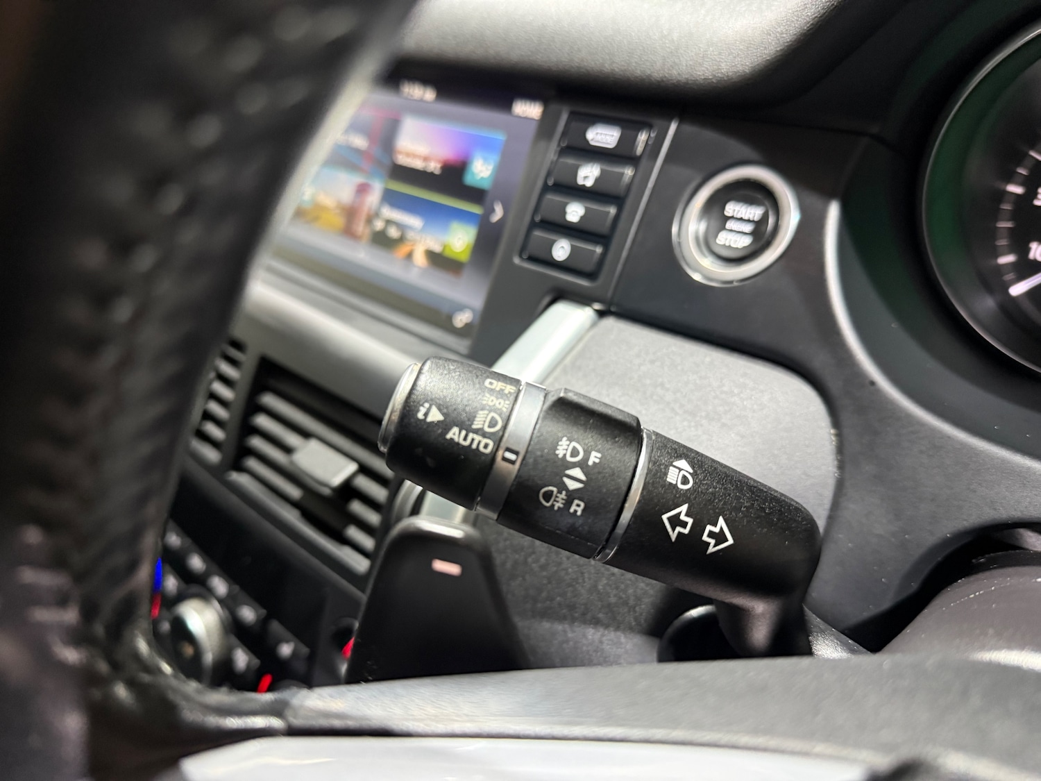 Used Land Rover Discovery Sport 2017 for sale - 77313004: Photo 37