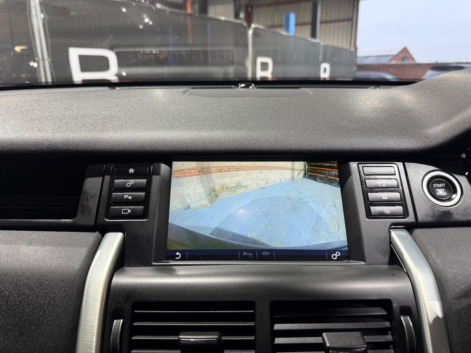 Used Land Rover Discovery Sport 2017 for sale - 77313004: Photo 39