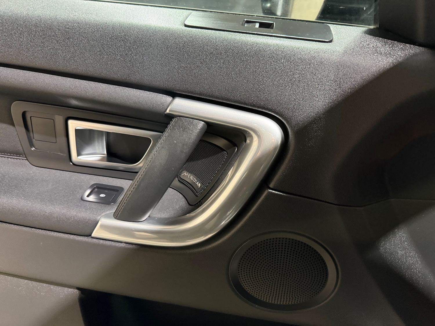 Used Land Rover Discovery Sport 2017 for sale - 77313004: Photo 9