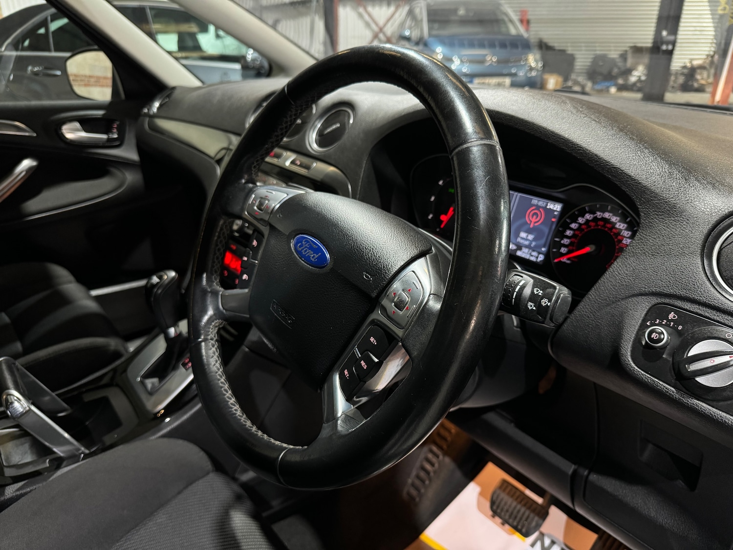 Used Ford S-Max 2013 for sale - 77002009: Photo 25