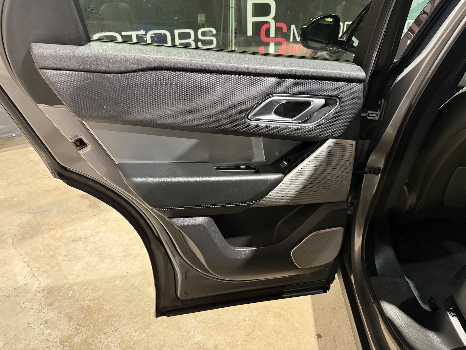 Used Land Rover Range Rover Velar 2018 for sale - 77398490: Photo 14