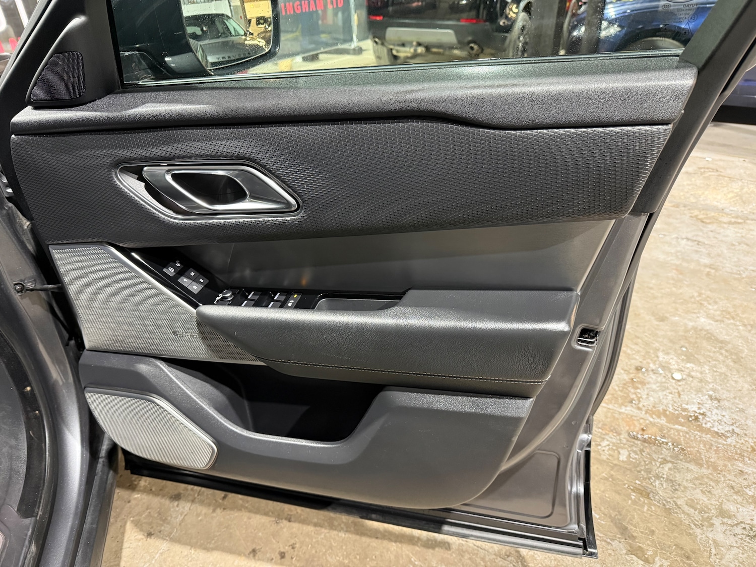 Used Land Rover Range Rover Velar 2018 for sale - 77398490: Photo 23