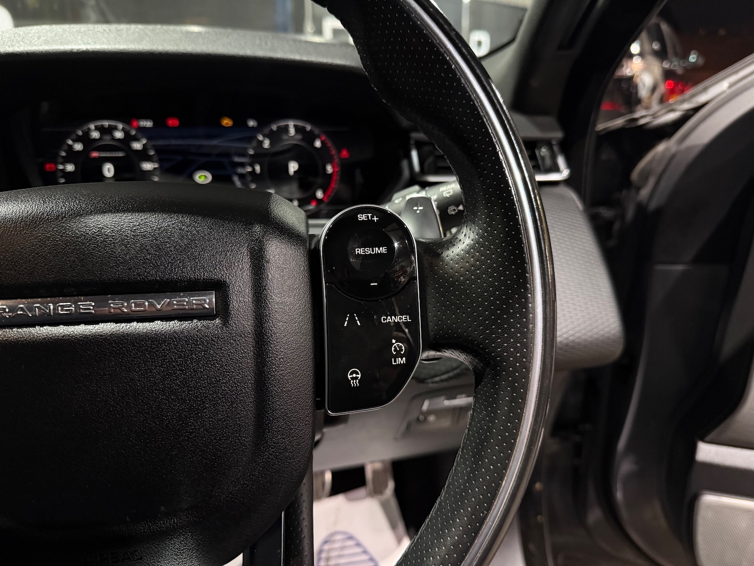 Used Land Rover Range Rover Velar 2018 for sale - 77398490: Photo 31