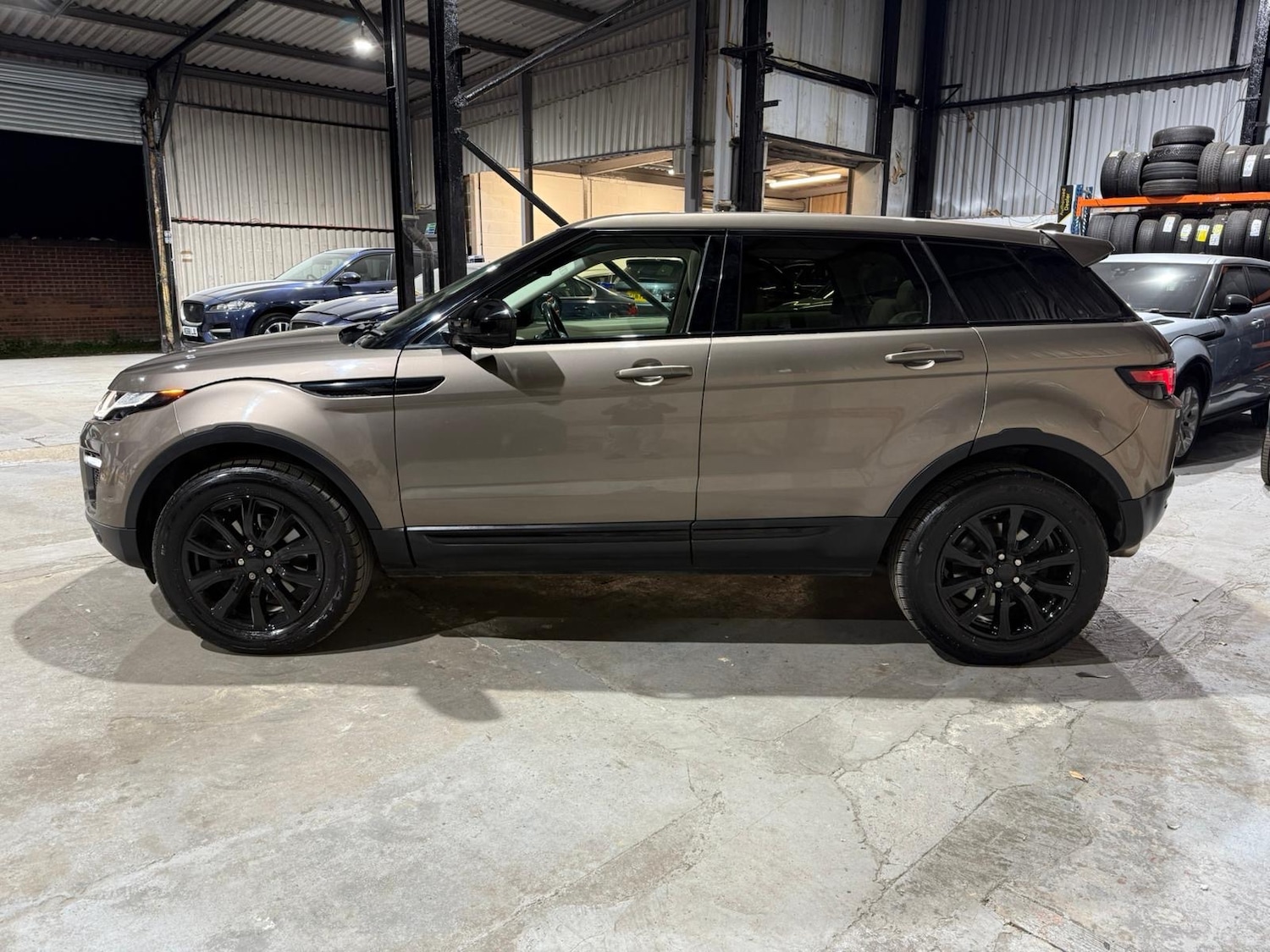 Used Land Rover Range Rover Evoque 2016 for sale - 76351415: Photo 6