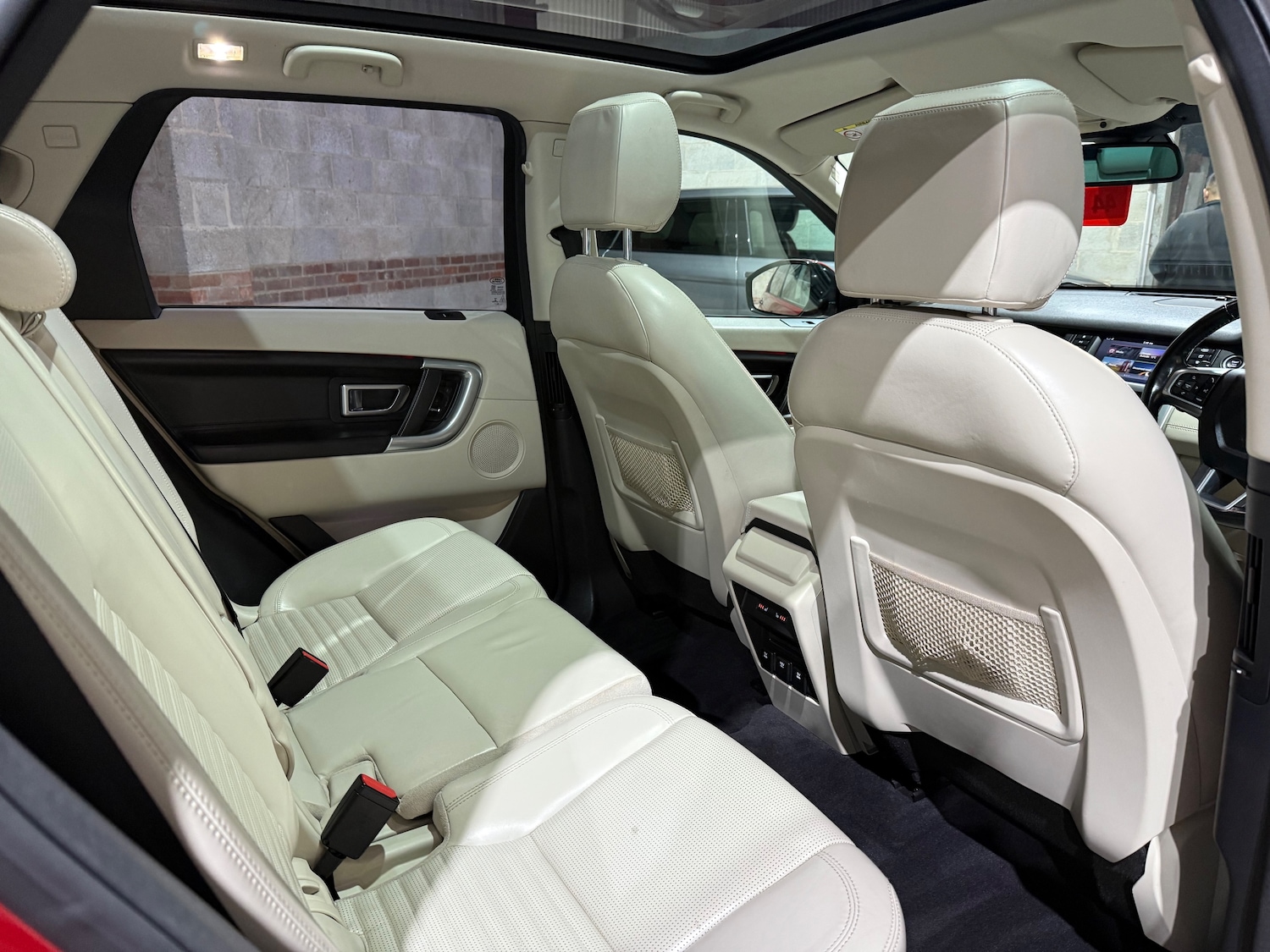 Used Land Rover Discovery Sport 2016 for sale - 76480830: Photo 22