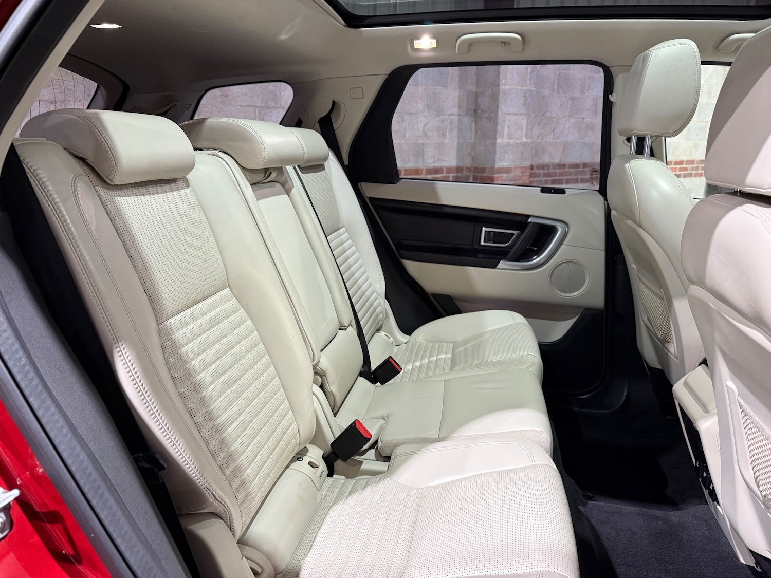 Used Land Rover Discovery Sport 2016 for sale - 76480830: Photo 23