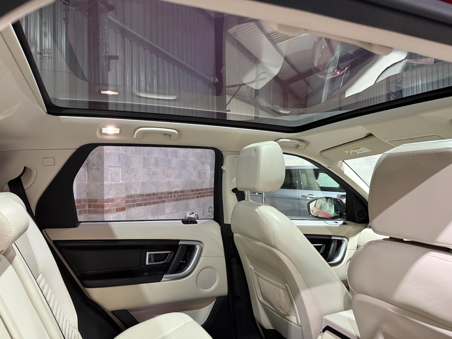 Used Land Rover Discovery Sport 2016 for sale - 76480830: Photo 24