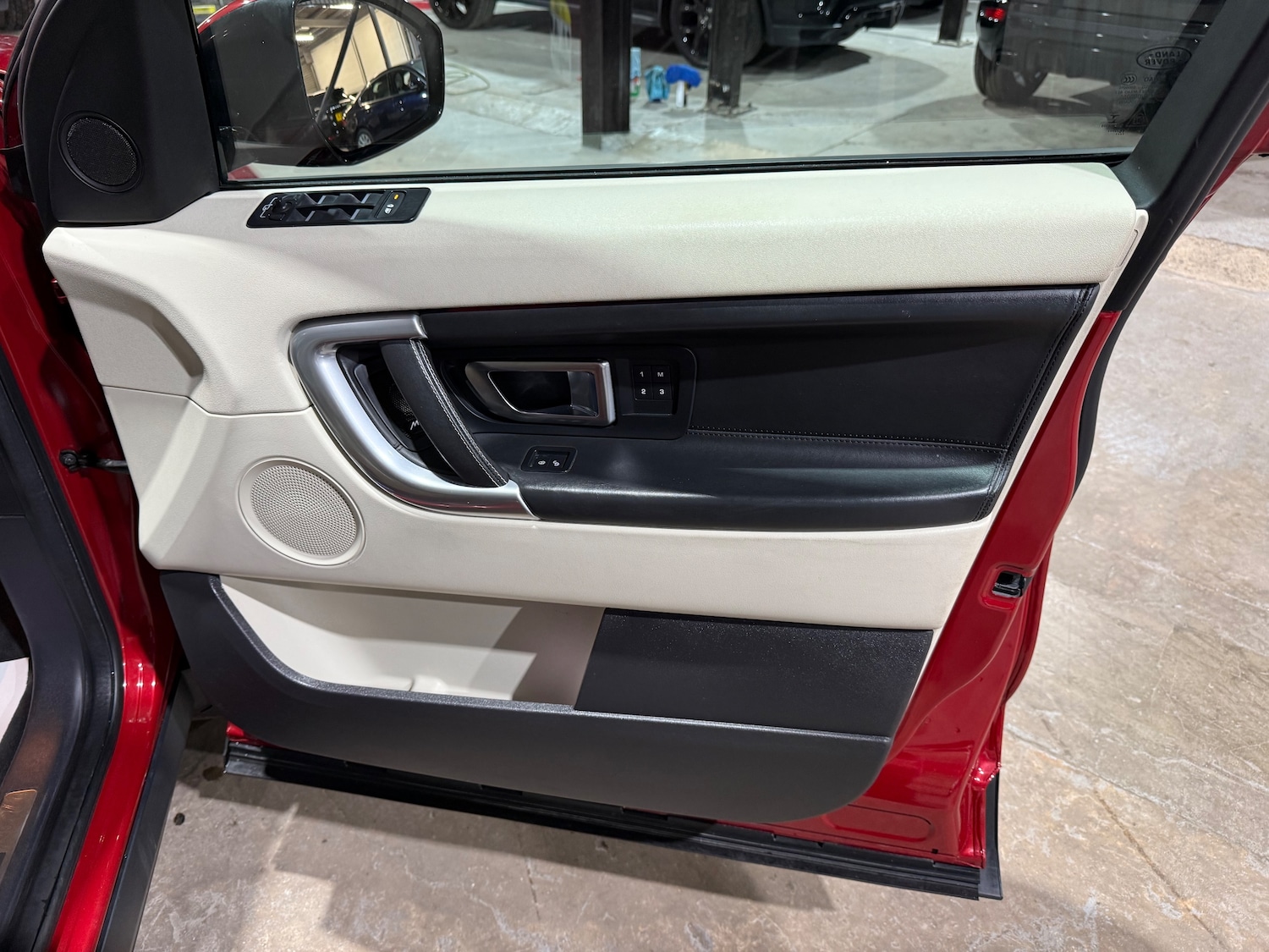 Used Land Rover Discovery Sport 2016 for sale - 76480830: Photo 26