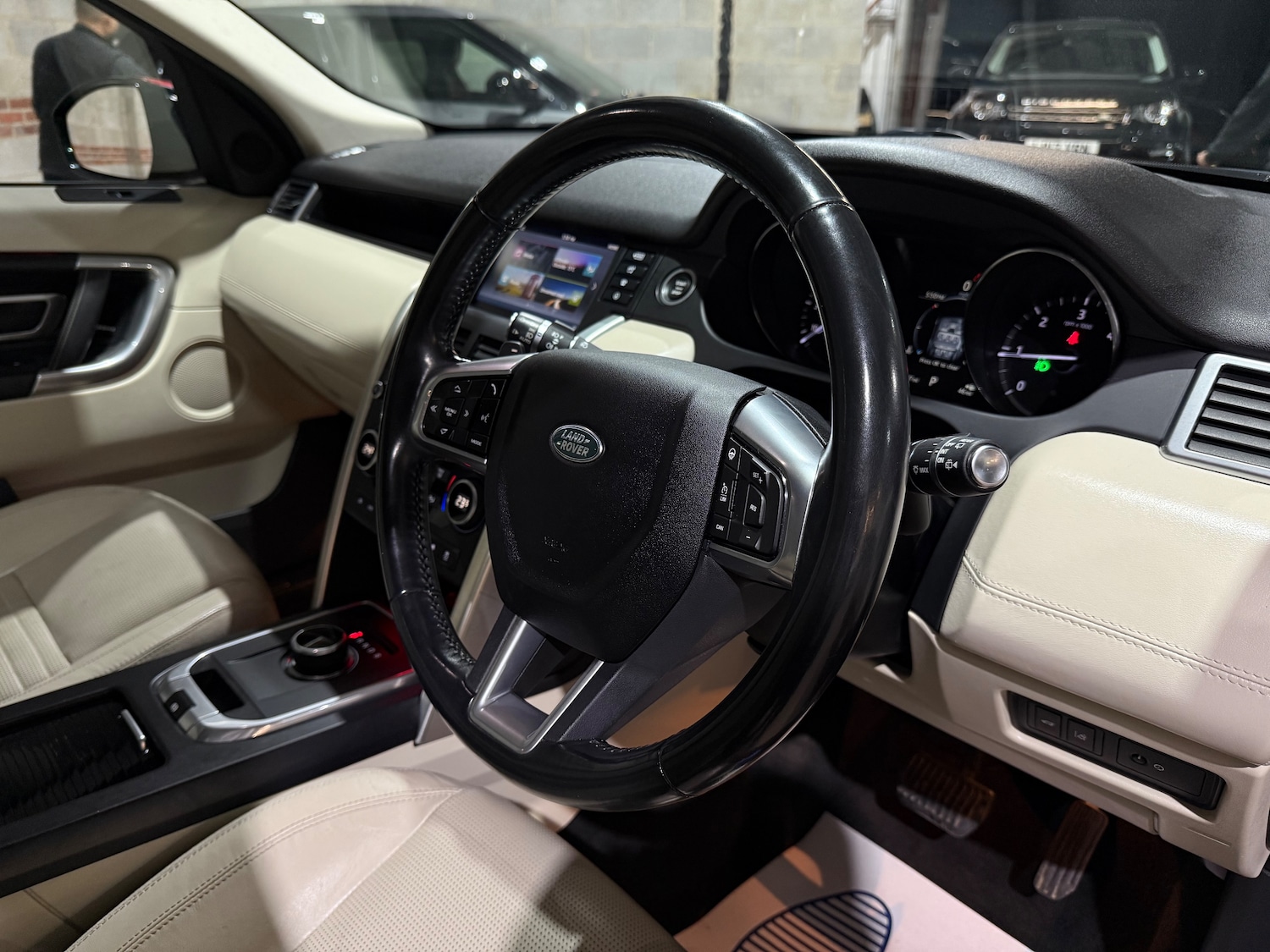 Used Land Rover Discovery Sport 2016 for sale - 76480830: Photo 28