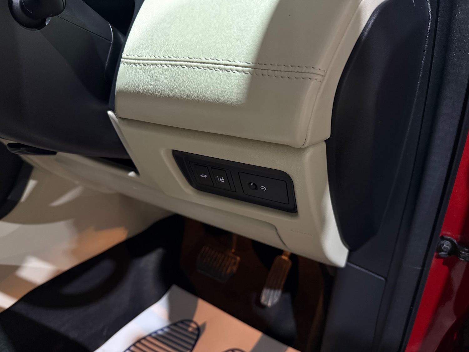 Used Land Rover Discovery Sport 2016 for sale - 76480830: Photo 32