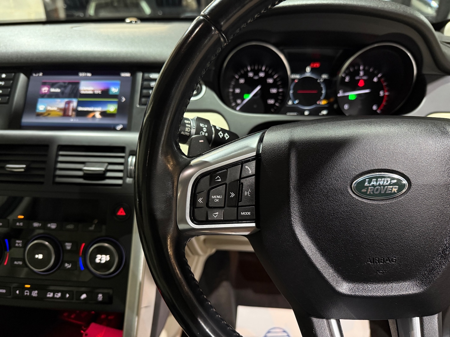 Used Land Rover Discovery Sport 2016 for sale - 76480830: Photo 34