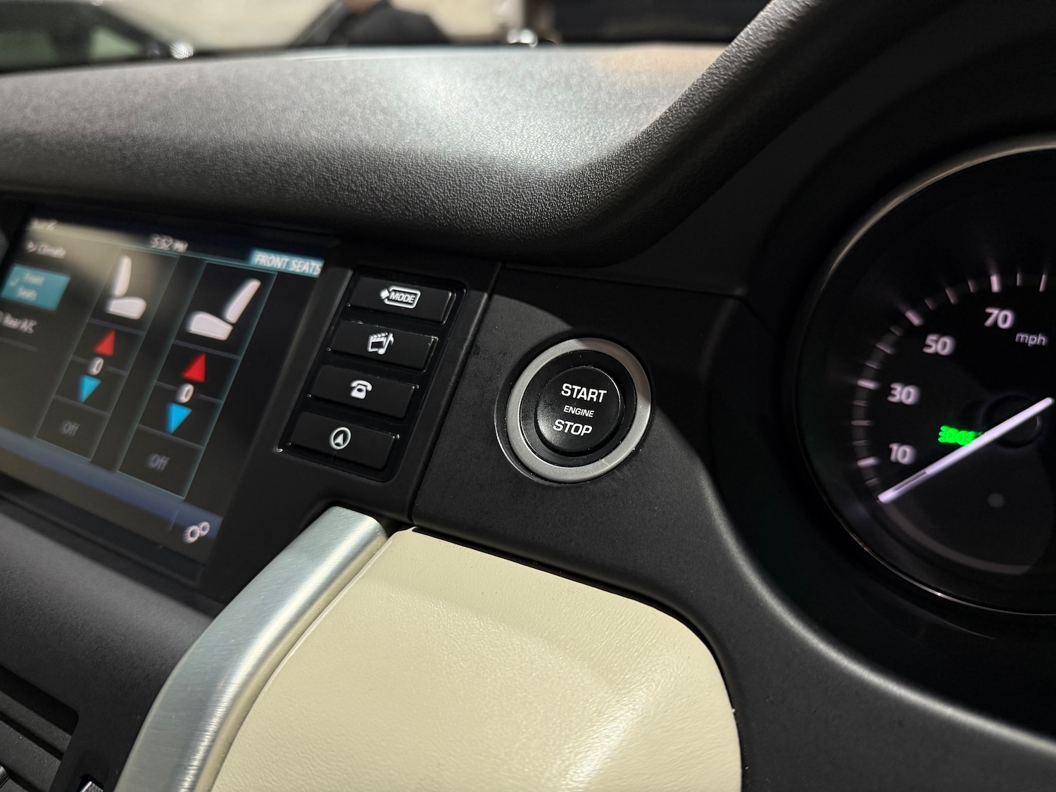 Used Land Rover Discovery Sport 2016 for sale - 76480830: Photo 47