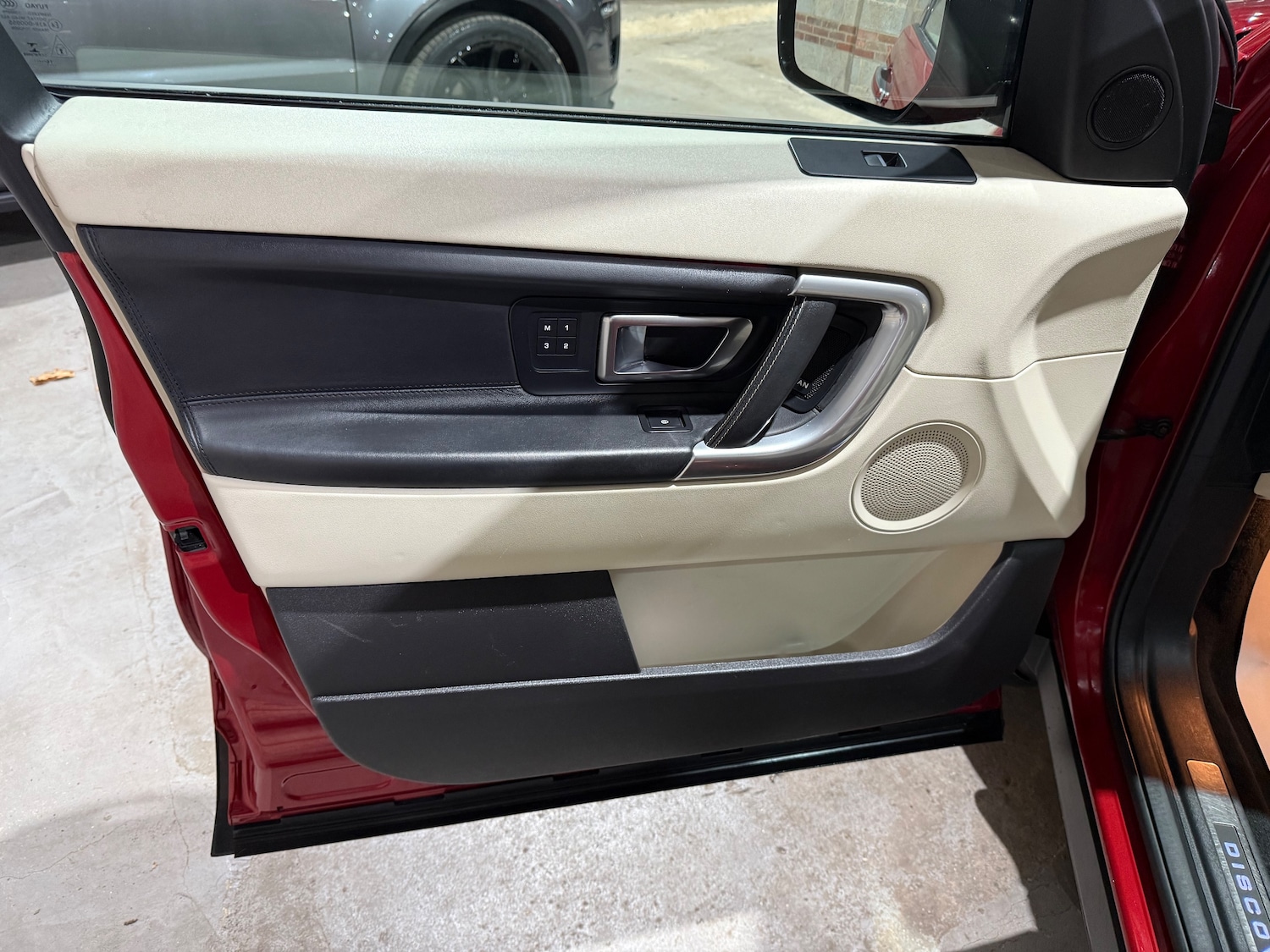 Used Land Rover Discovery Sport 2016 for sale - 76480830: Photo 6