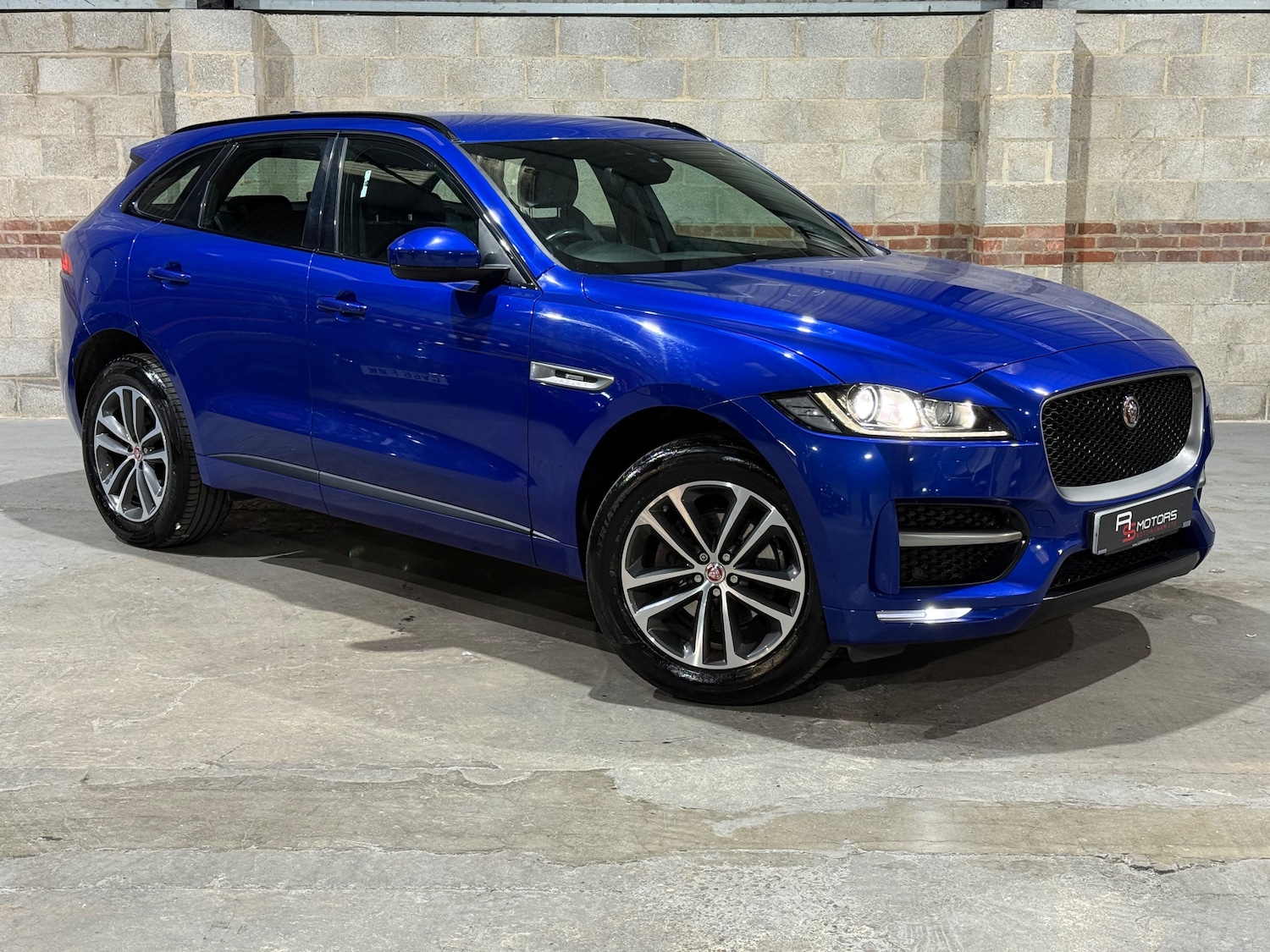 Used Jaguar F-Pace 2018 for sale - 75982957: Photo 1