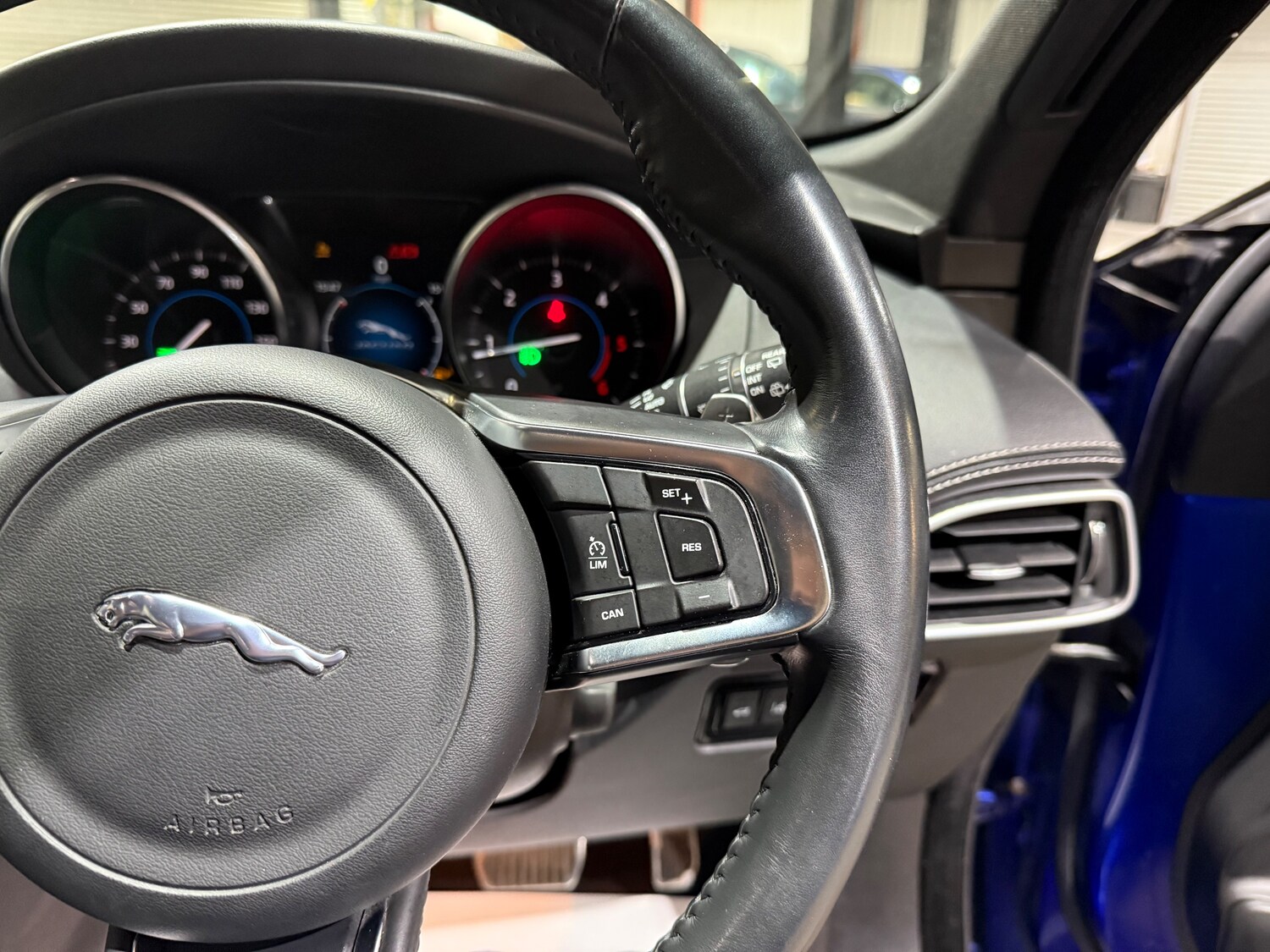 Used Jaguar F-Pace 2018 for sale - 75982957: Photo 36