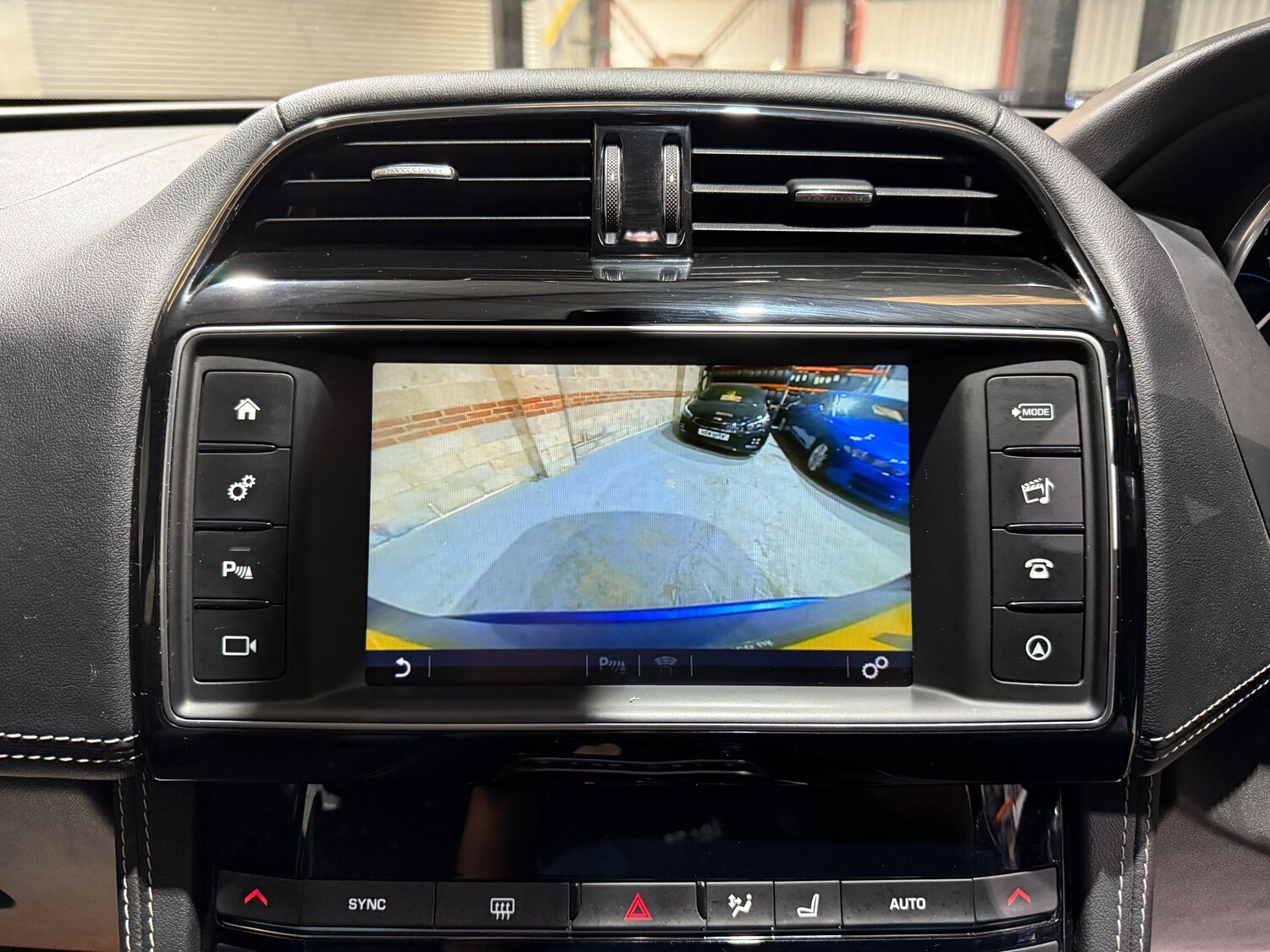 Used Jaguar F-Pace 2018 for sale - 75982957: Photo 41