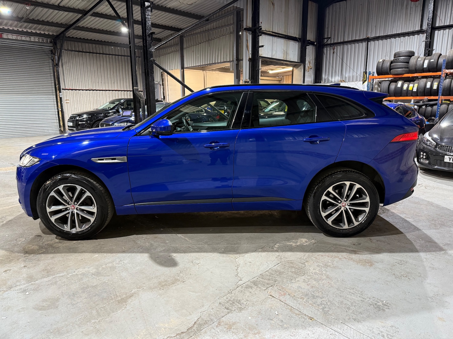 Used Jaguar F-Pace 2018 for sale - 75982957: Photo 5