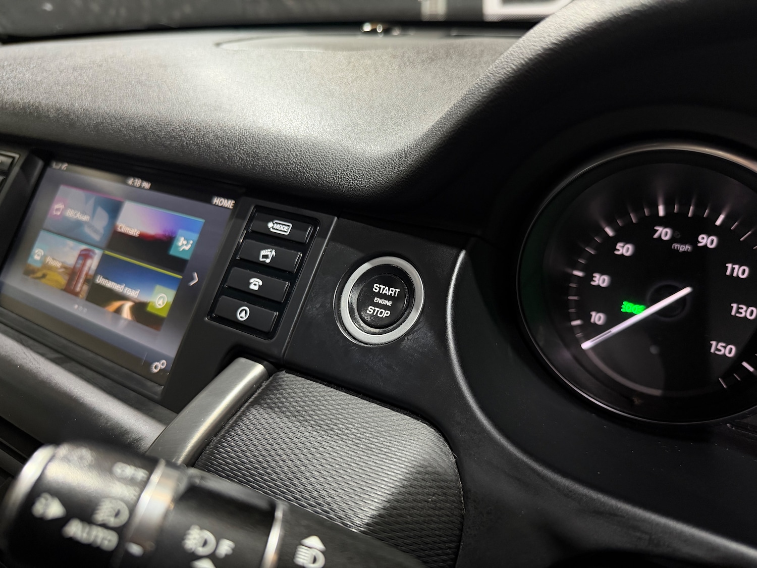 Used Land Rover Discovery Sport 2018 for sale - 77935506: Photo 40