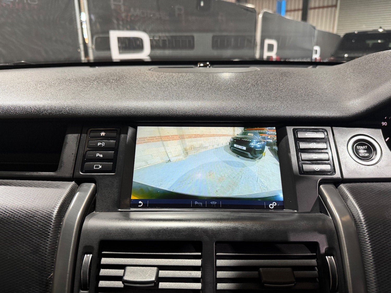 Used Land Rover Discovery Sport 2018 for sale - 77935506: Photo 42