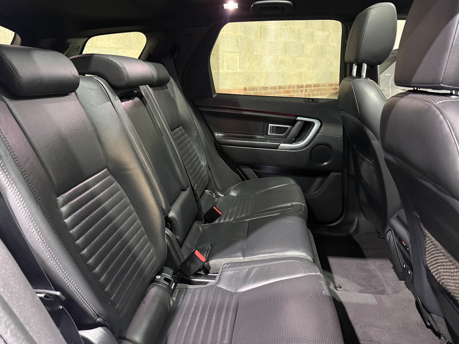 Used Land Rover Discovery Sport 2016 for sale - 76915179: Photo 24