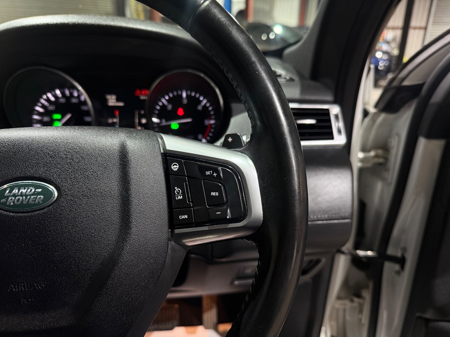 Used Land Rover Discovery Sport 2016 for sale - 76915179: Photo 44