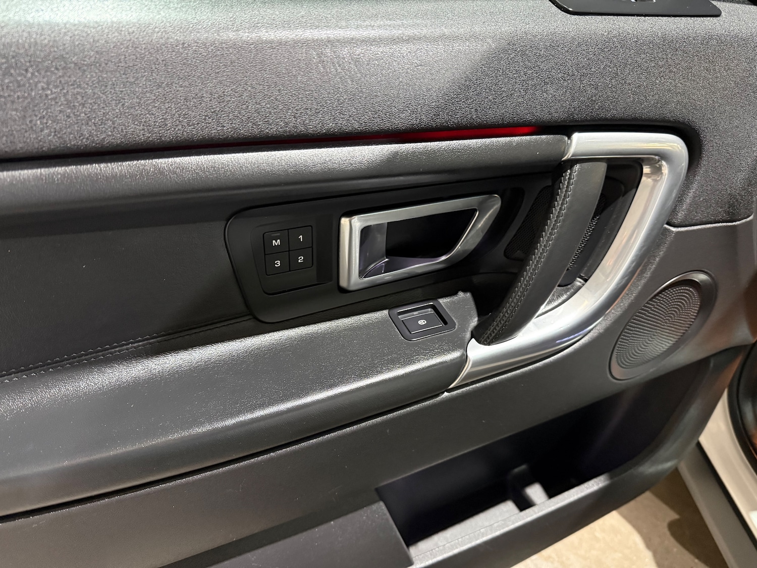 Used Land Rover Discovery Sport 2016 for sale - 76915179: Photo 8