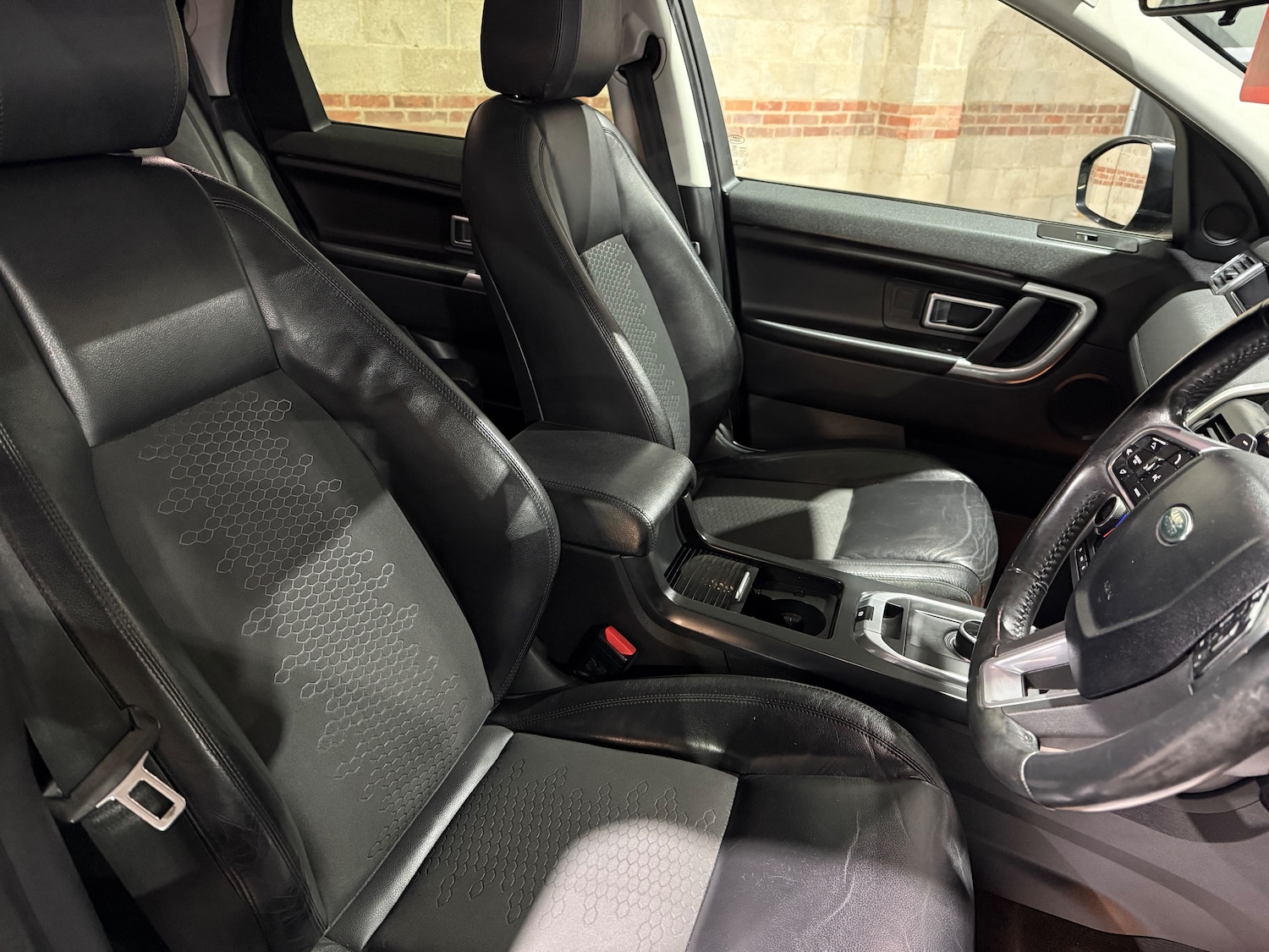 Used Land Rover Discovery Sport 2017 for sale - 77590458: Photo 30